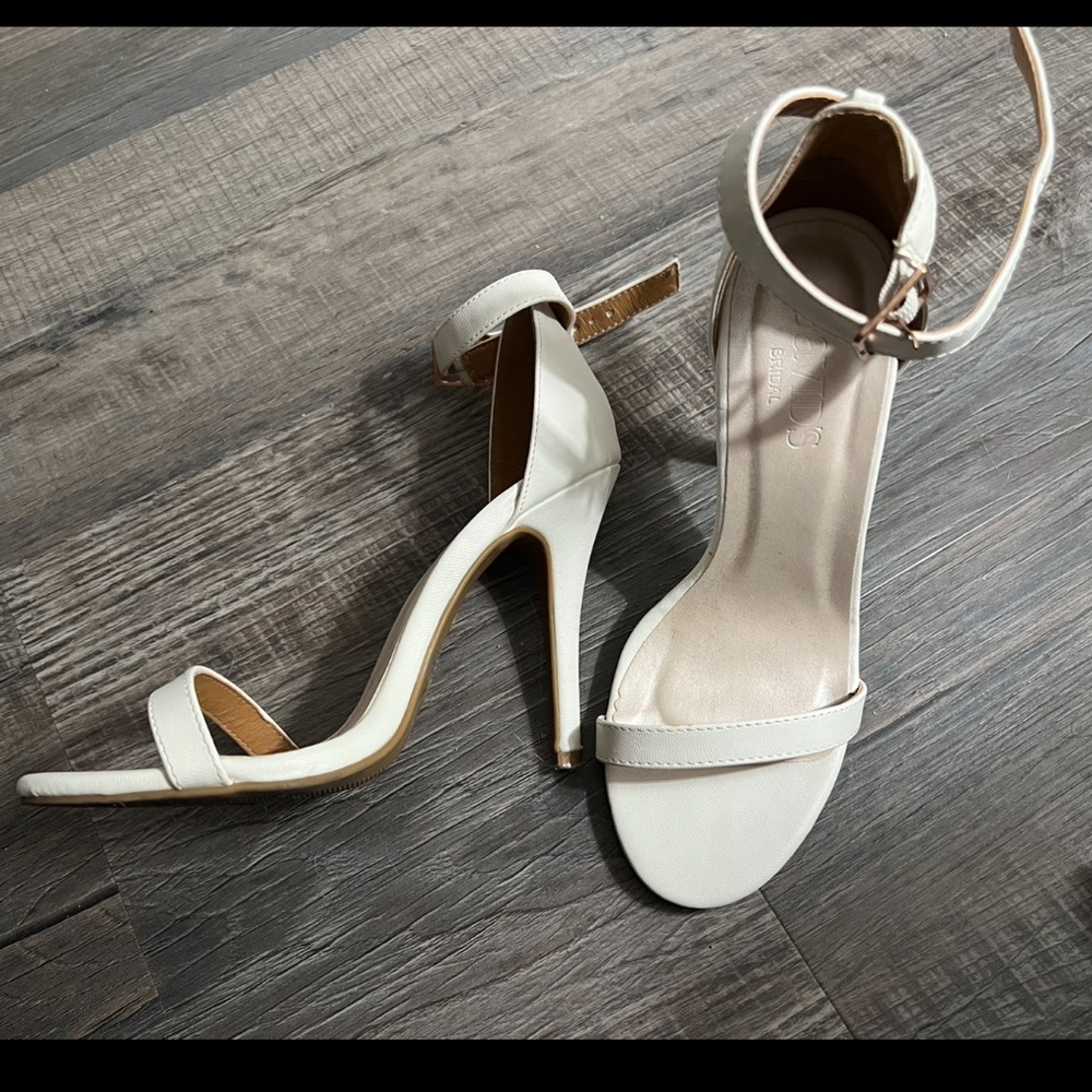 DB Studio White Strappy Heels